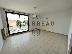 appartement à la location -   34000  MONTPELLIER, surface 37 m2 location appartement - APR663359